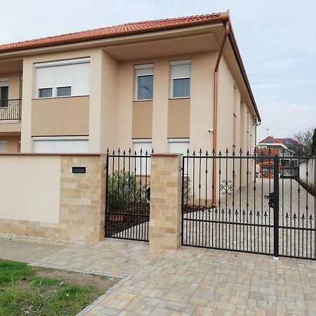 Imola Es Andrea Apartmanhaz 3 Hajdúszoboszló Extérieur photo