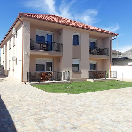 Imola Es Andrea Apartmanhaz 3 Hajdúszoboszló Extérieur photo