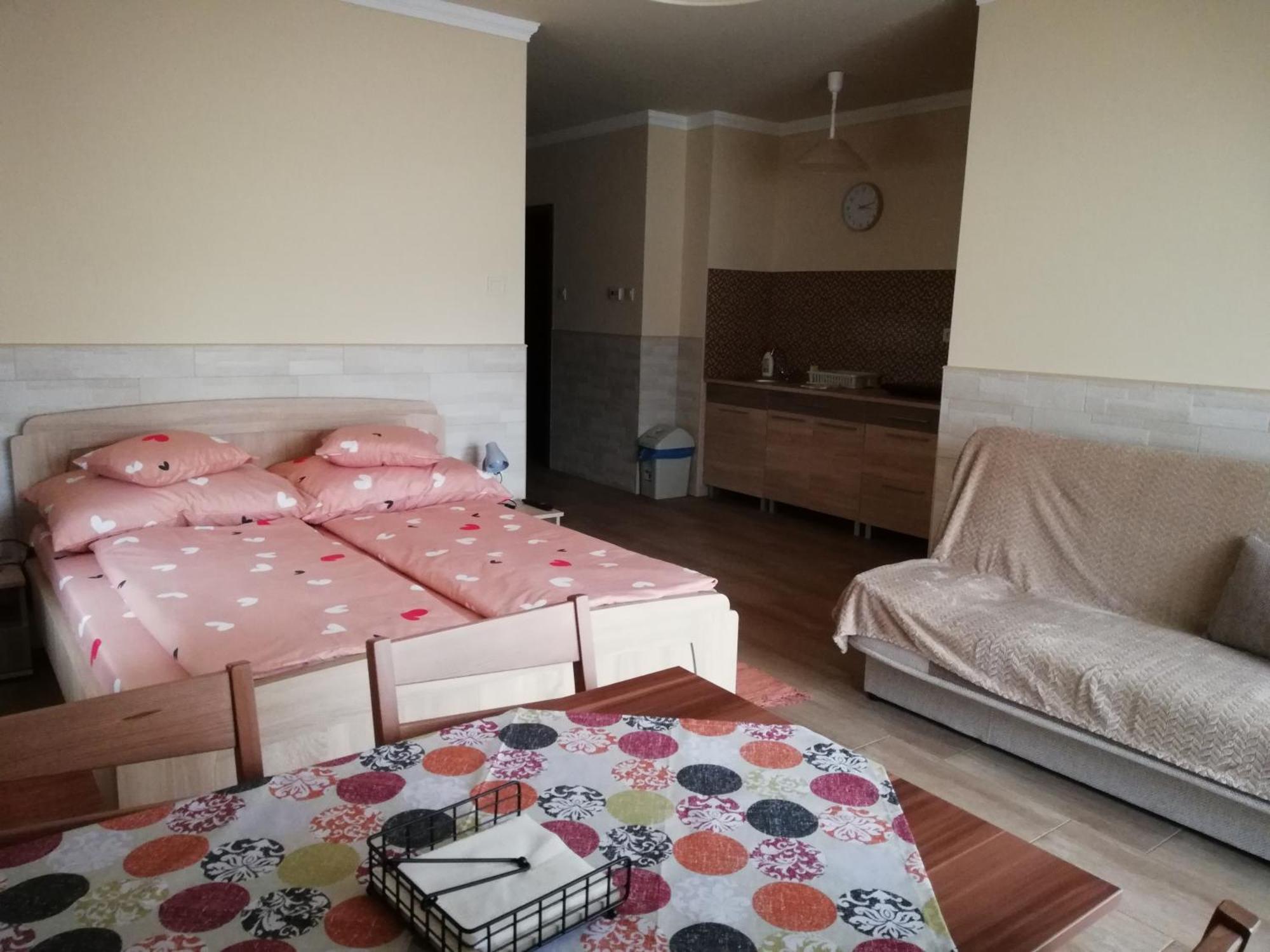 Imola Es Andrea Apartmanhaz 3 Hajdúszoboszló Extérieur photo