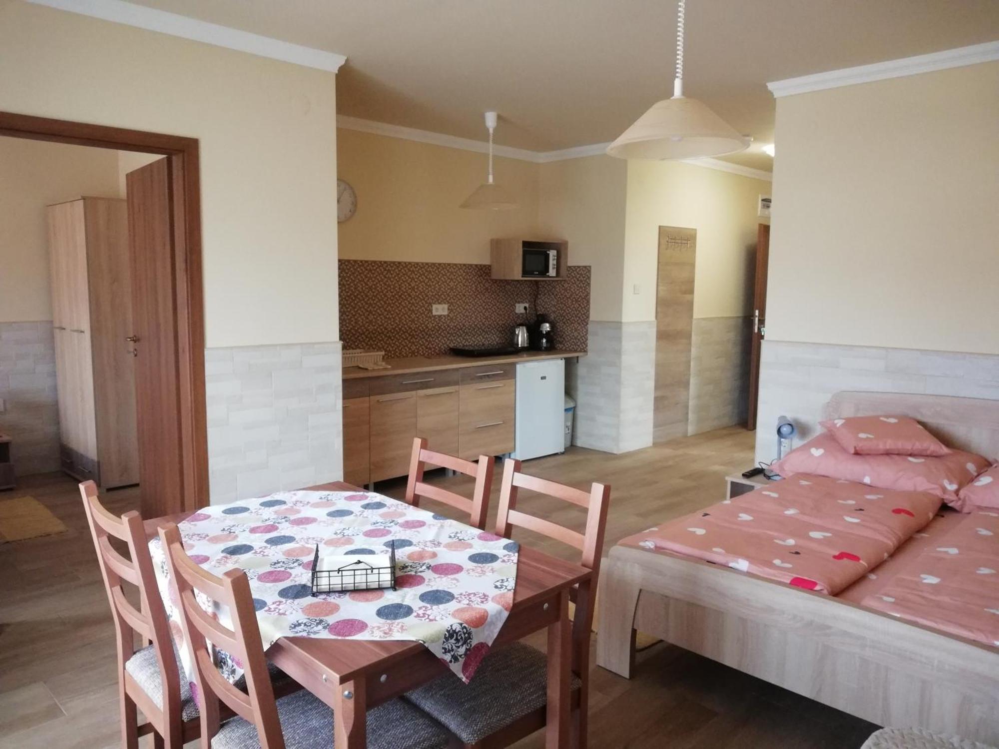 Imola Es Andrea Apartmanhaz 3 Hajdúszoboszló Extérieur photo