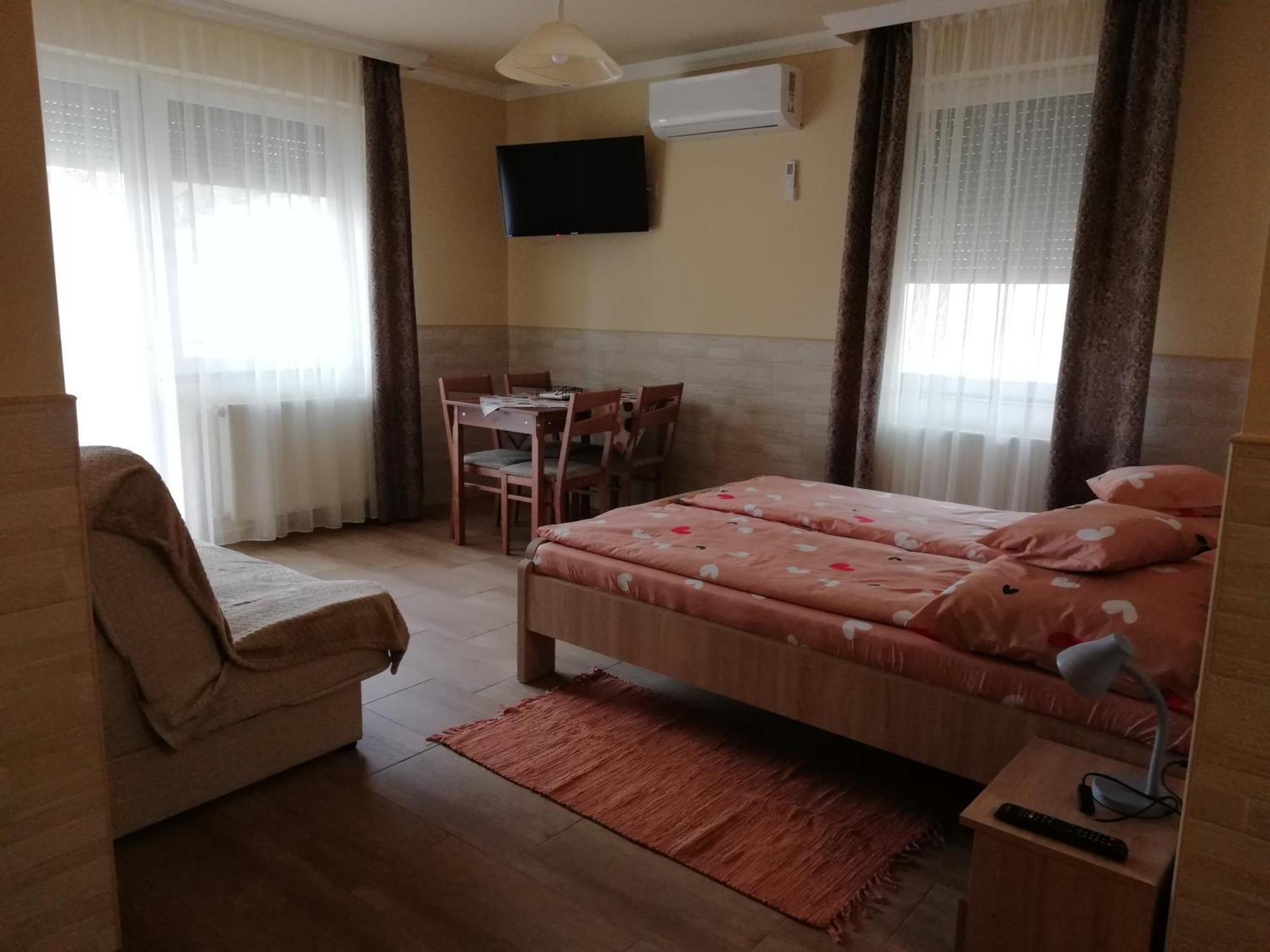 Imola Es Andrea Apartmanhaz 3 Hajdúszoboszló Extérieur photo